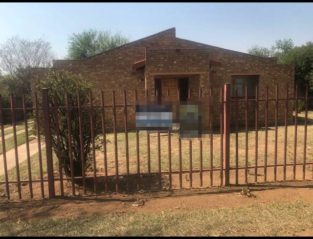 4 BEDROOM HOUSE FOR SALE IN BARRY HERTZOG PARK